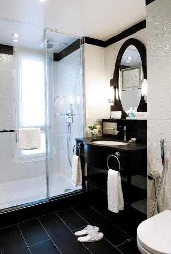 Tiffany Hotel - image 6