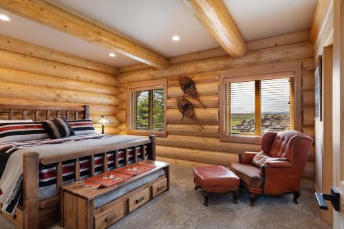 Sunset Magic by KABINO A/C HotTub Near Reservoir Fishing Trails Yellowstone in Island Park, USA