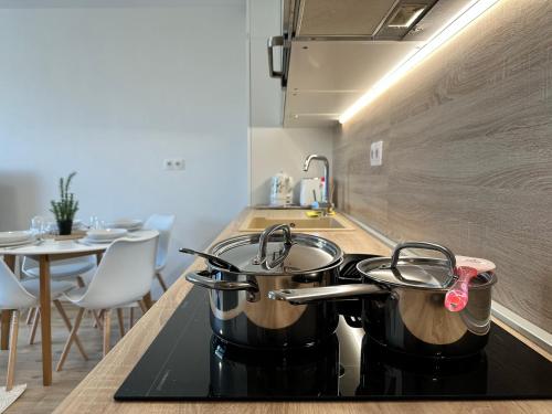 Novozariadený apartmán pri Starom moste, Bratislava (Foto 8)