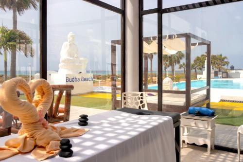 Massage, Hotel LIVVO Budha Beach in Santa Maria