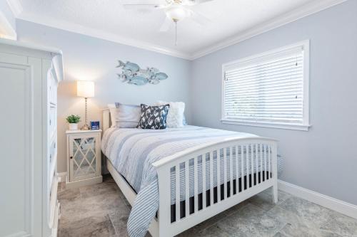 Seaside Sunrise, 1 blk from Ocean, Free Parking in Flagler Beach, USA