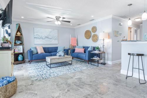 Seaside Sunrise, 1 blk from Ocean, Free Parking in Flagler Beach, USA
