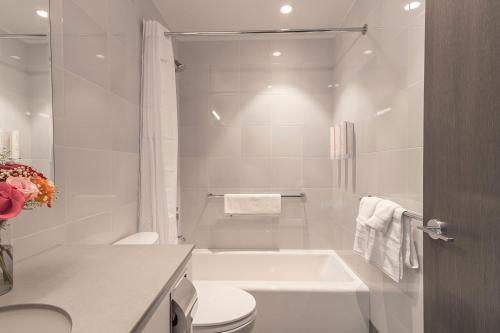 The Melrose Hotel - image 12