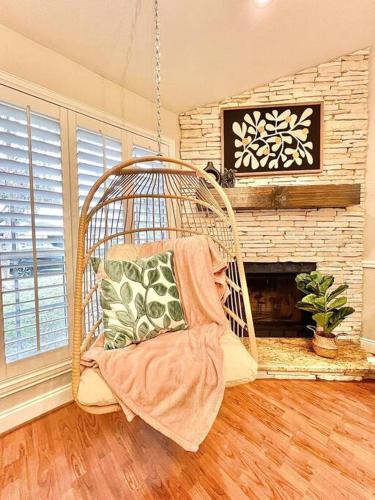Comfortable Sleep 08 - Furnished Family Home with Spacious Backyard & Swing