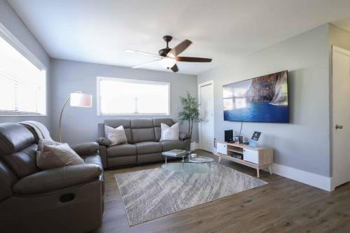 Serenity Retreat Pool/Spa BBQ WorkSpace WiFi 3Bdrm in Palm Beach Gardens, USA