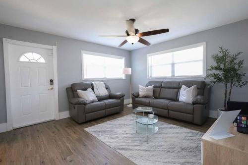 Serenity Retreat Pool/Spa BBQ WorkSpace WiFi 3Bdrm in Palm Beach Gardens, USA
