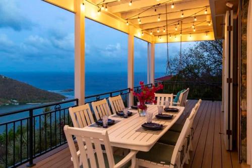 Windsong Villa - Sleeps 8 Stunning Views in Cruz Bay