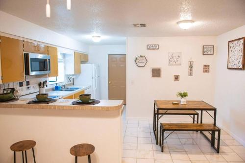 Amazing New Home Short Drive To Orlando & Daytona in Deltona, USA