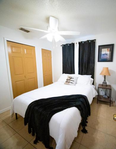 Amazing New Home Short Drive To Orlando & Daytona in Deltona, USA
