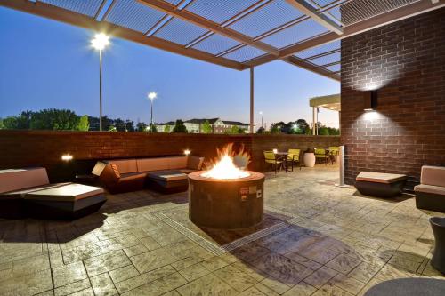 SpringHill Suites by Marriott Cincinnati Blue Ash - image 7