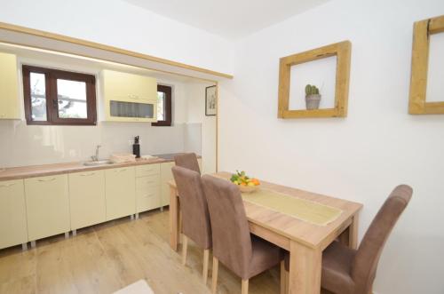 One-Bedroom Apartment image 10