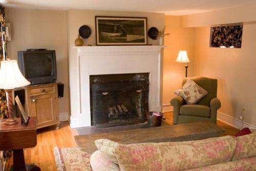 Lafayette Inn & Restaurant - main image