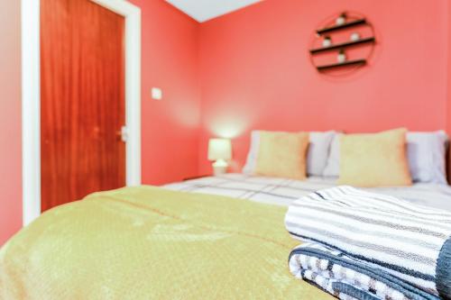 Spacious 2-Bedroom Main Door Apartment With Private Parking, Glasgow (Foto 8)