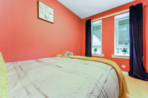 Spacious 2-Bedroom Main Door Apartment With Private Parking, Glasgow (Foto 10)