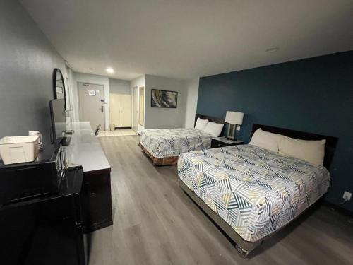 Sunrise Hotel - image 9