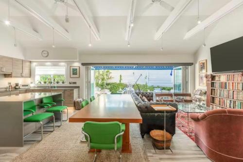 Casa Azul-Open Concept Home With Pool in Key West, USA