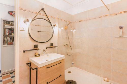Bright Apartment in Marseille - image 5