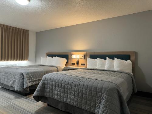 Bearcat Inn and Suites Maryville