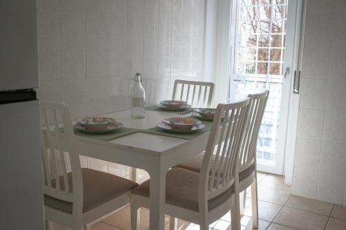 One-Bedroom Apartment image 8