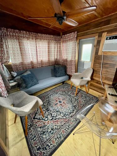 Updated houseboat on the river! in Fort Lauderdale, USA