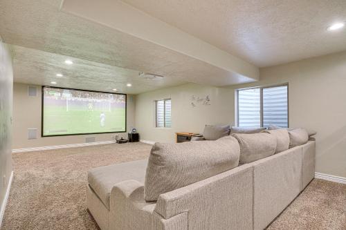 Cozy Basement Unit with Home Theater in South Jordan