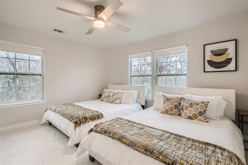 Chic 8BR Retreat Central East Austin for Large Groups in Austin, USA