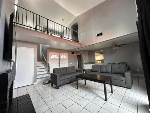 Gorgeous & Open Upgraded Home in San Bernardino, USA