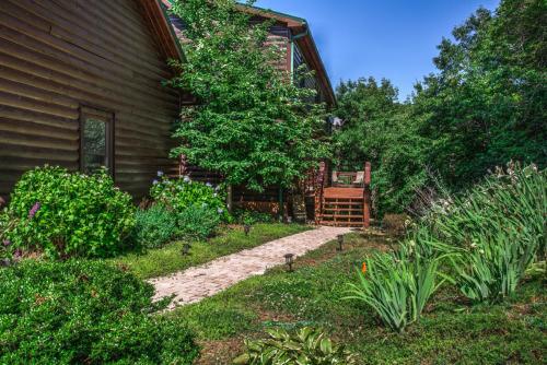 Black Mountain Hilltop Retreat