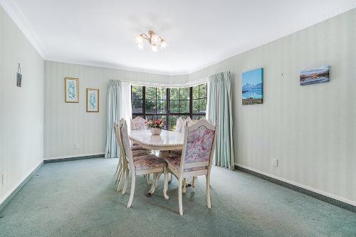 Wow, spacious home with a pool, Hamilton (foto 8)