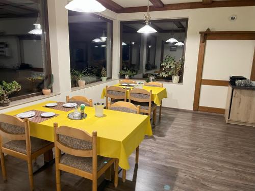 Food and beverages, Hotel am Steinertsee - Kassel-Ost in Kaufungen
