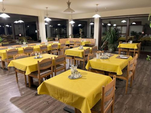 Food and beverages, Hotel am Steinertsee - Kassel-Ost in Kaufungen