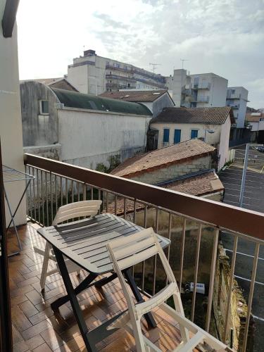 Terraza/balcón, Studio proche centre-ville et gare in Dax