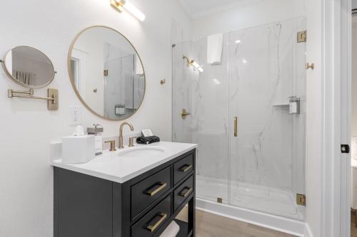 27 on Park Boutique Hotel & Venue - 샤워실