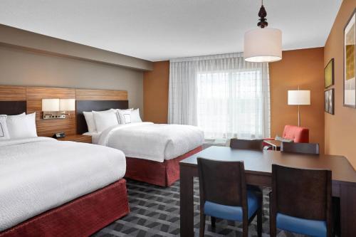 2 queen beds