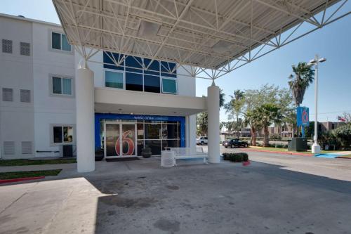 Motel 6-Brownsville TX - image 9