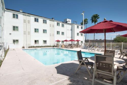 Motel 6-Brownsville TX - main image