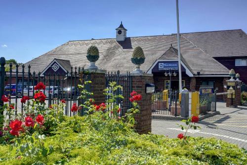 . Best Western Manor Hotel