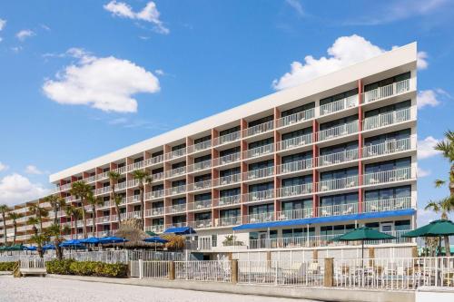 Photo - DoubleTree Beach Resort by Hilton Tampa Bay – North Redington Beach