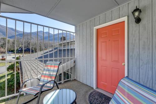 Pet-Friendly Maggie Valley Studio Community Pool!