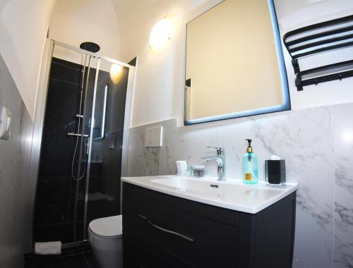 Lanza 111 - Exclusive Rooms - image 2