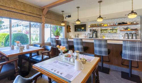 Restaurant, Grama's Inn in Prince George (BC)