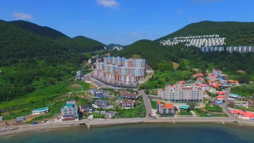 Riwoo Ocean Residence in Geoje-si