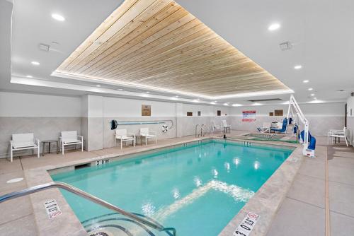 Hampton Inn by Hilton Big Bear Lake - image 3