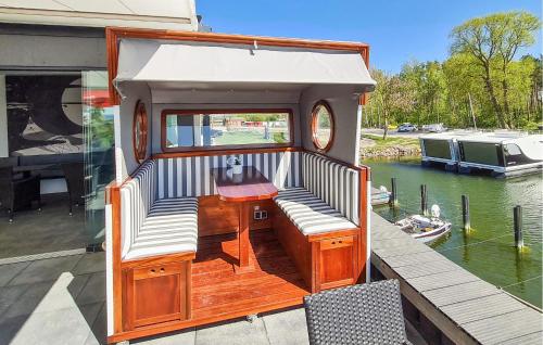 Hausboot Hafensuite De Luxe