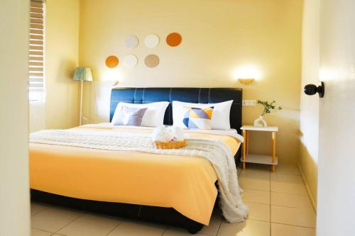 Little Megah 小美家 4R3B for 8+2 pax (Whole Unit) - Next to Garden City