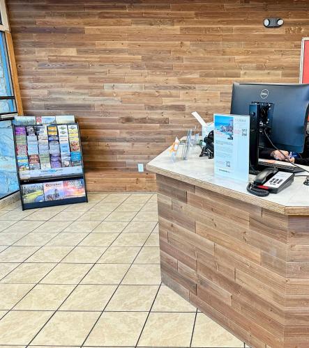 Rodeway Inn - image 41