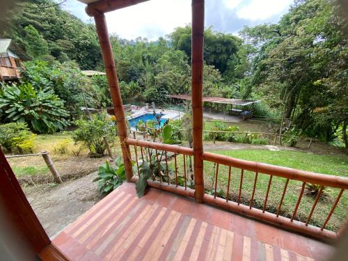 Cabana rural con piscina in Atardeceres