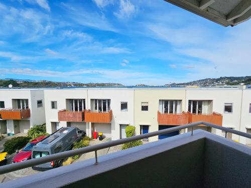 Executive, Spacious & Modern Home, 8 Beds! in อีแวนส์ พาเหรด