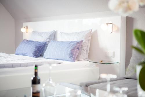 2 bedrooms, 4 beds