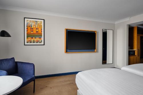 538670755 Edinburgh Marriott Hotel Holyrood